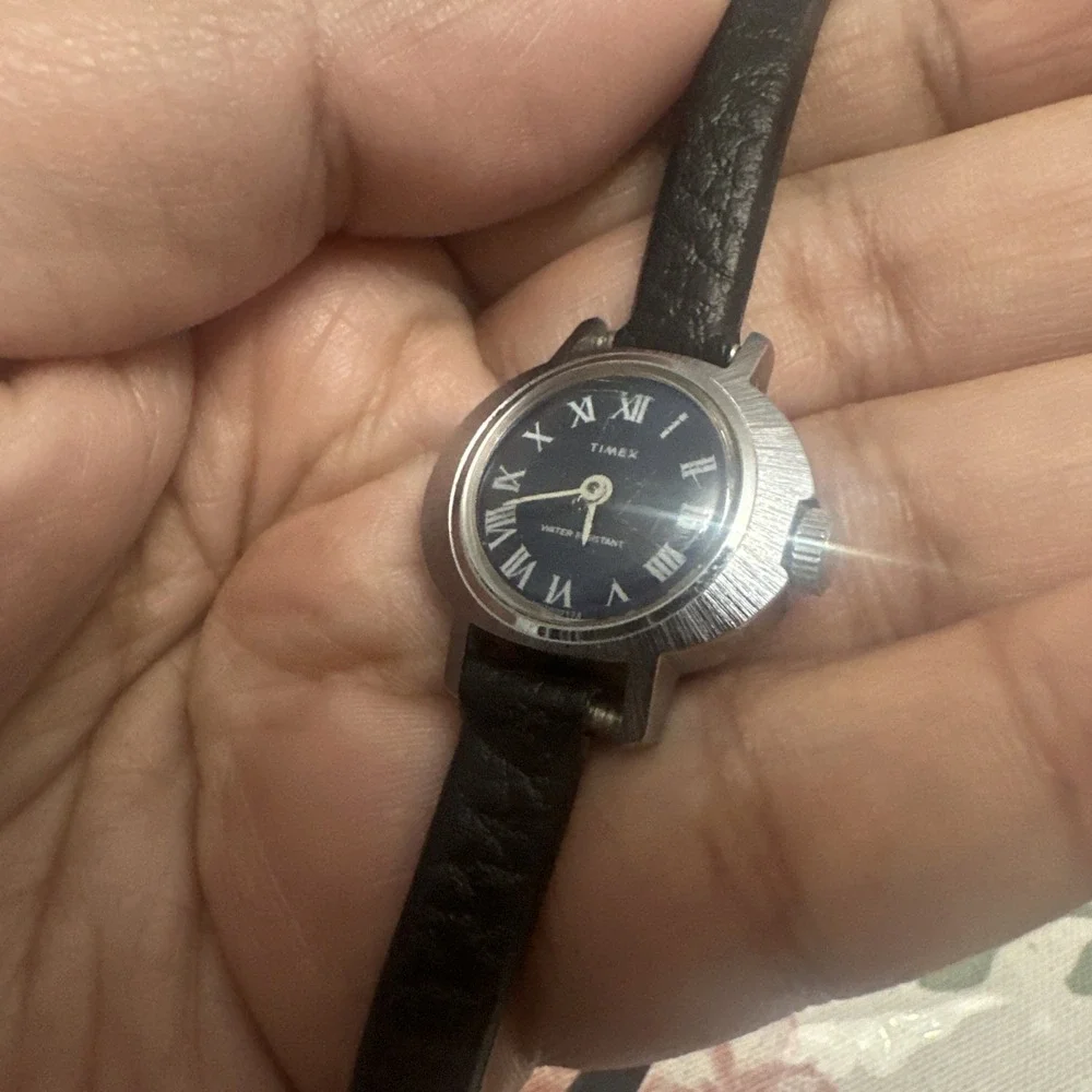 Works Vintage Timex Dynamic France Ladies Watch 26mm Roman Dial Manual Wind Runs